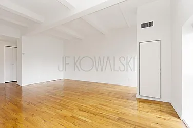 Rented by R New York