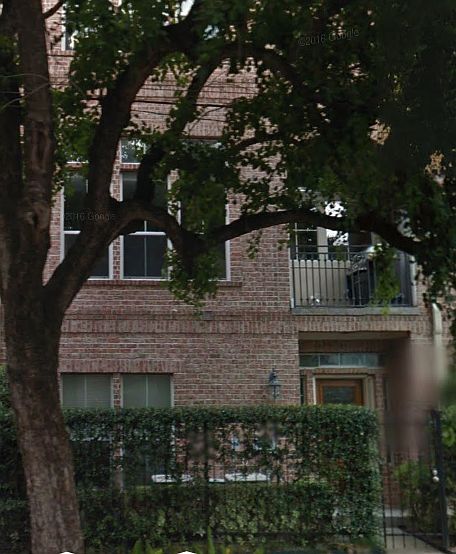 2nd image of 3926 Blossom St