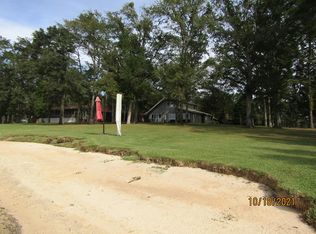 94 Lakeview Dr, Fort Gaines, GA 39851