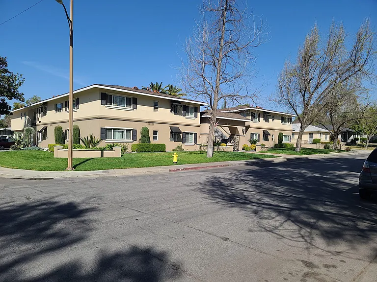 419 N Cambridge Ave — Photo 3