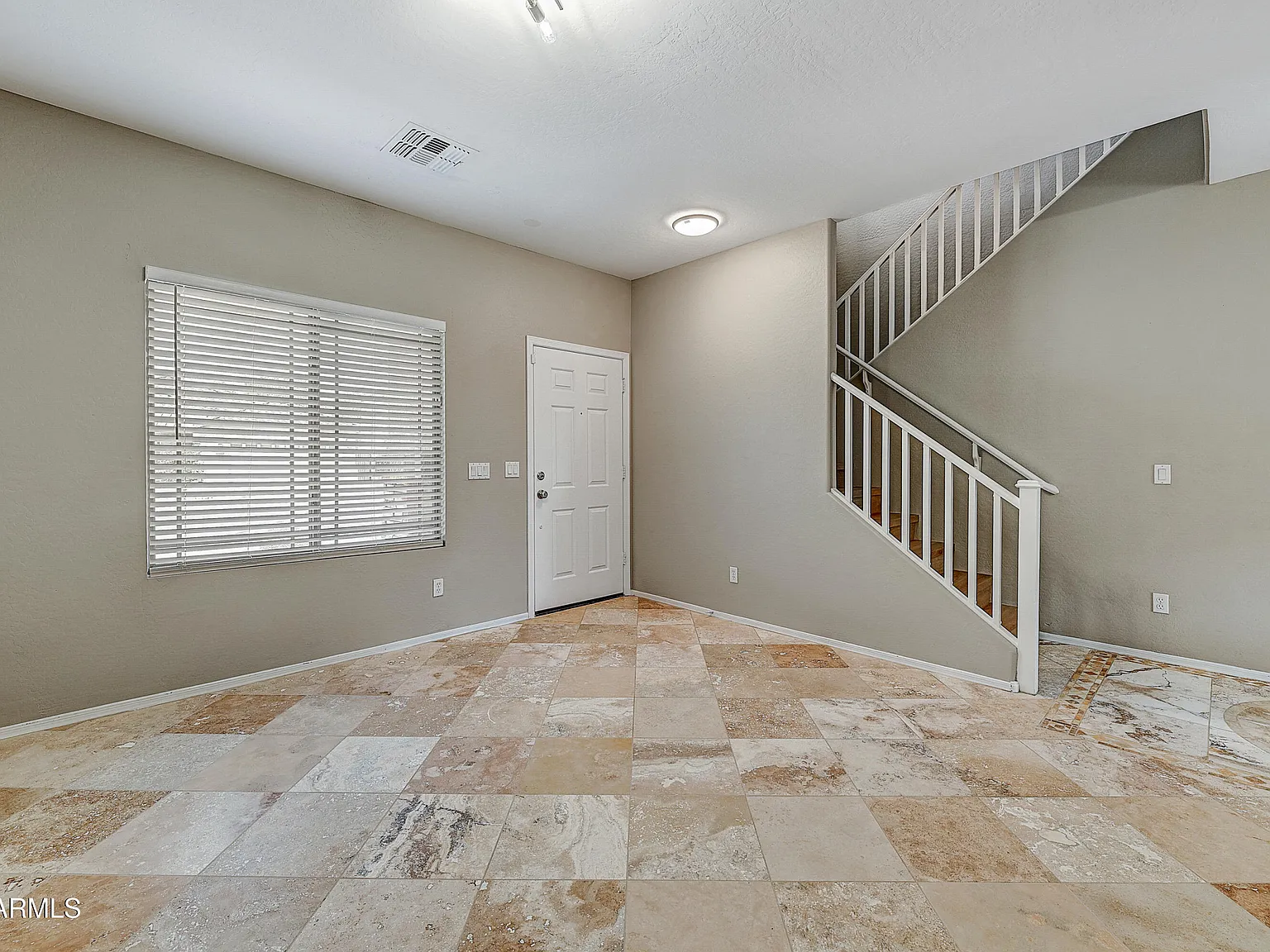 4 bed, 2.5 bath, 2495 sqft, $2,750 — Photo 3