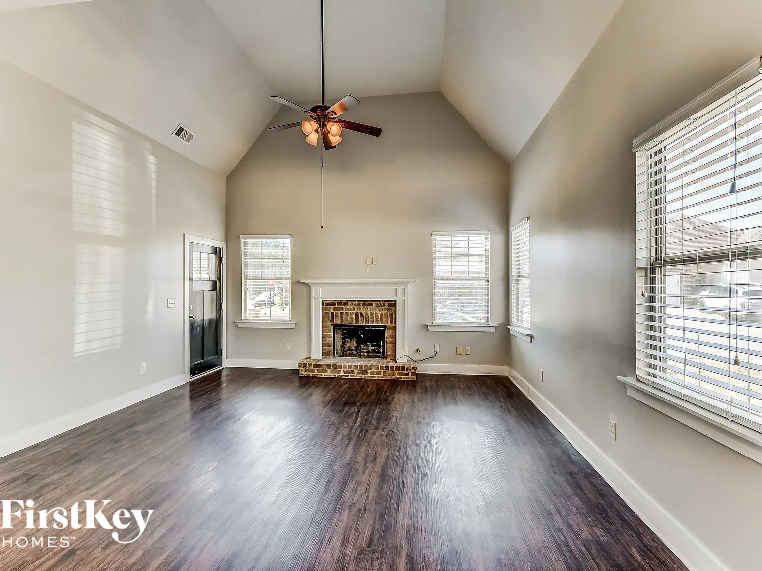3 bed, 2.0 bath, 1567 sqft, $1,870 — Photo 3
