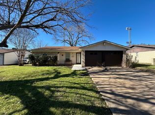 2455 Denbury Dr, Fort Worth, TX 76133