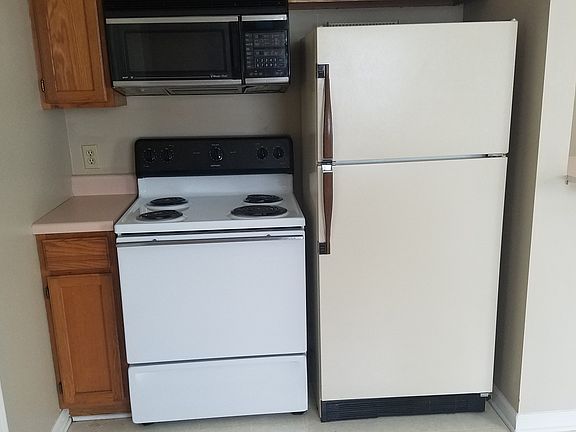 4th image of 1010 Northwood Dr #A