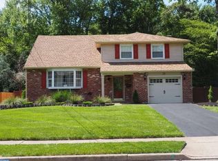 26 Brae Ct, Turnersville, NJ 08012