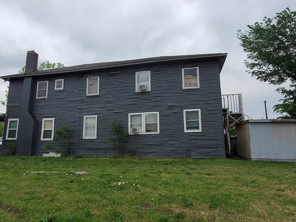 5004 Eastside Ave #103