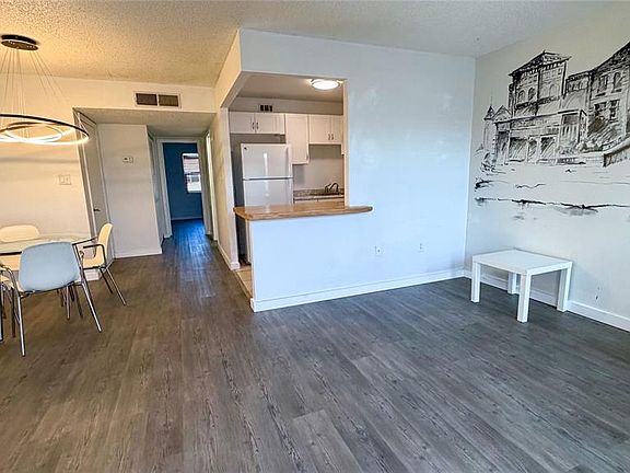 5th image of 215 S McMullen Booth Rd APT 182