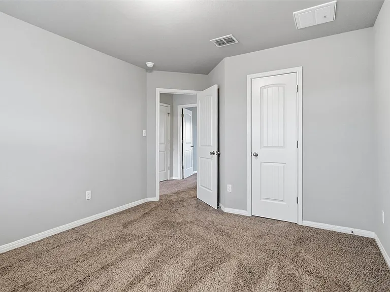 718 Stampede Rd — Photo 13