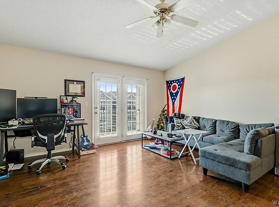 3rd image of 120 15th St E APT 220