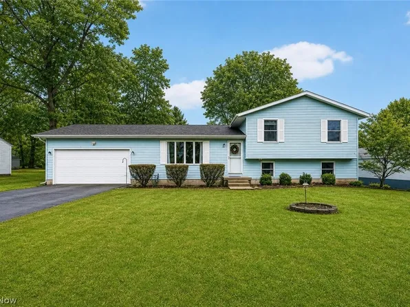 4957 E Calla Rd, New Middletown, OH 44442