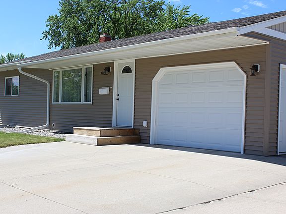 2nd image of 530 3rd St E