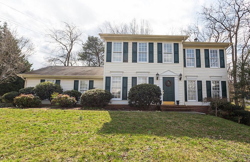 1st image of 103 Applewood Dr