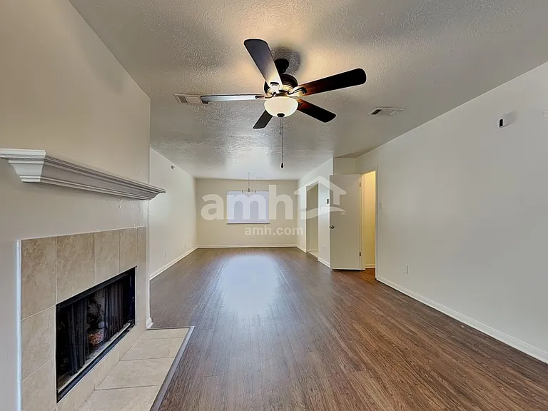 2738 Springstone Dr — Photo 10