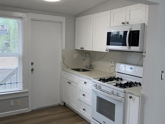 3rd image of 4561 S Lake Ave #8