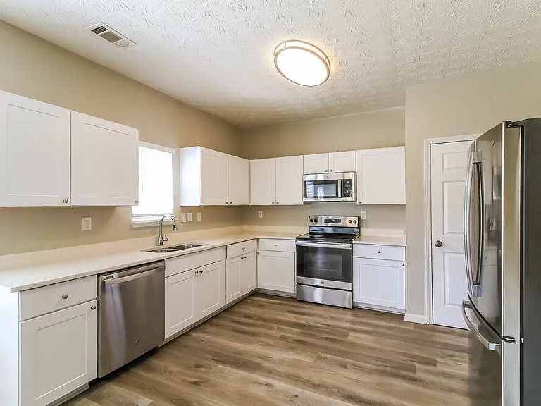 3505 Creekview Dr — Photo 7