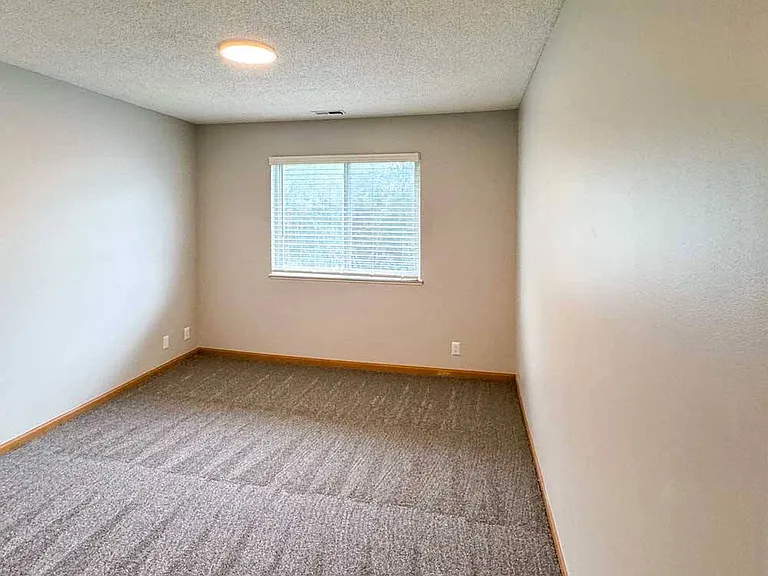Highland View Apartments — Photo 74