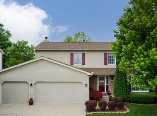1501 Plantation Ln, Bloomington, IL 61704