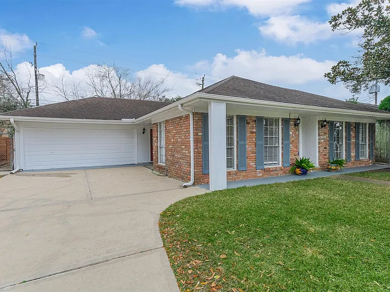 2601 Briarhurst Dr — Photo 26