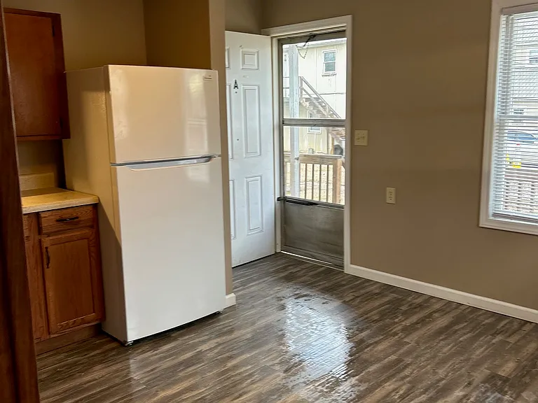 1610 Columbus St SW #A — Photo 14