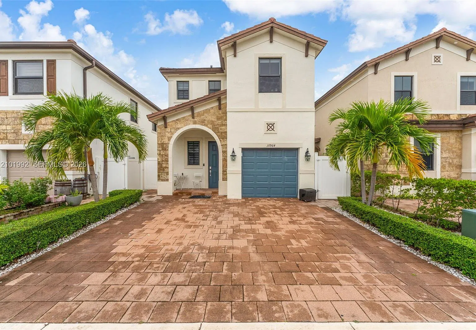 Aquabella North — Photo 1