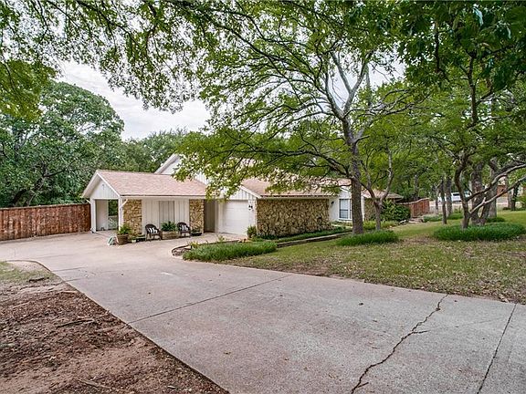 3rd image of 902 Timber Creek Dr