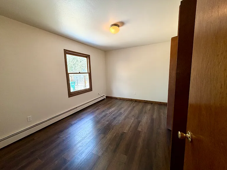 609 Belford St — Photo 16