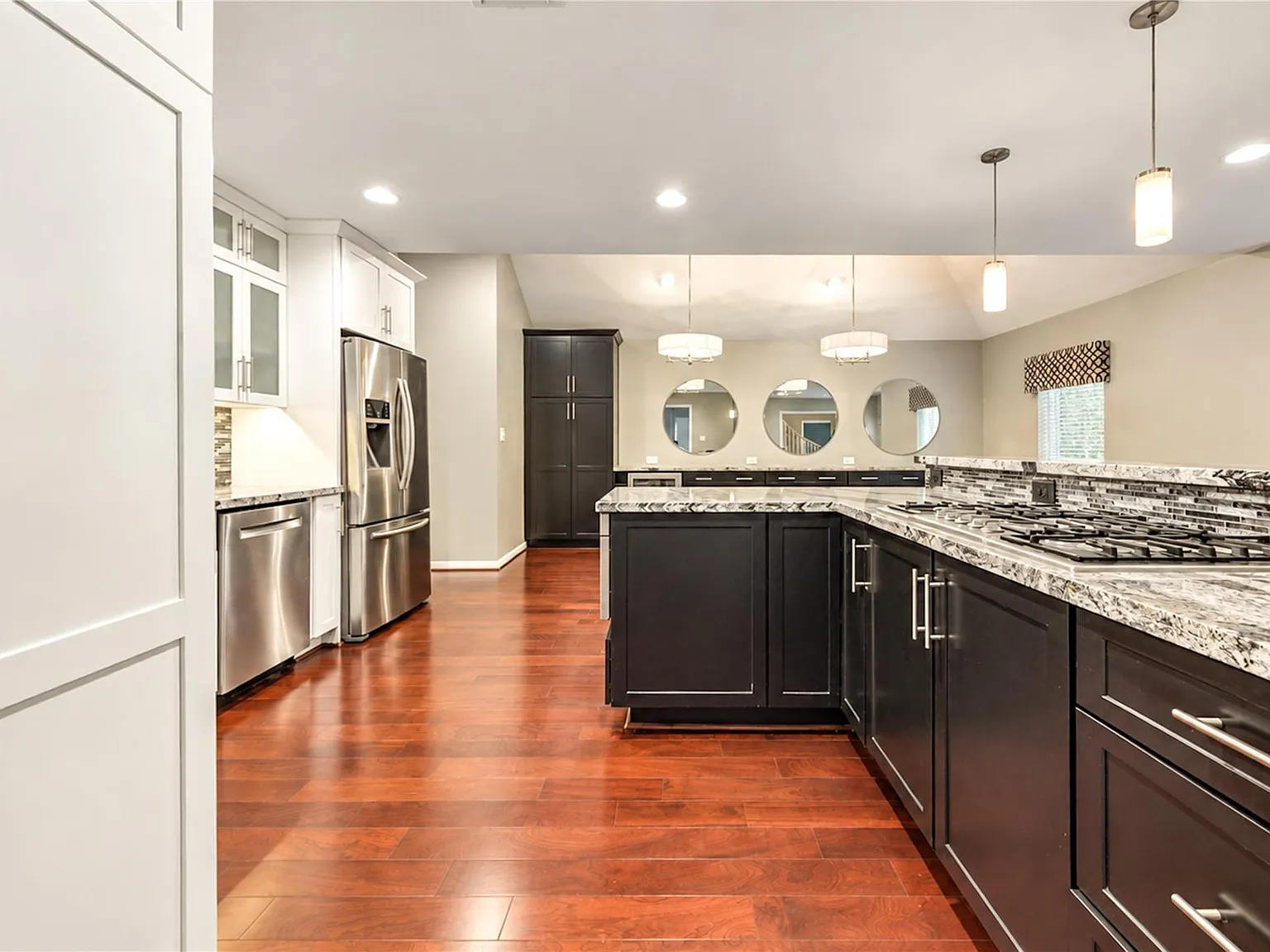 4 bed, 3.5 bath, 3184 sqft, $4,700 — Photo 4