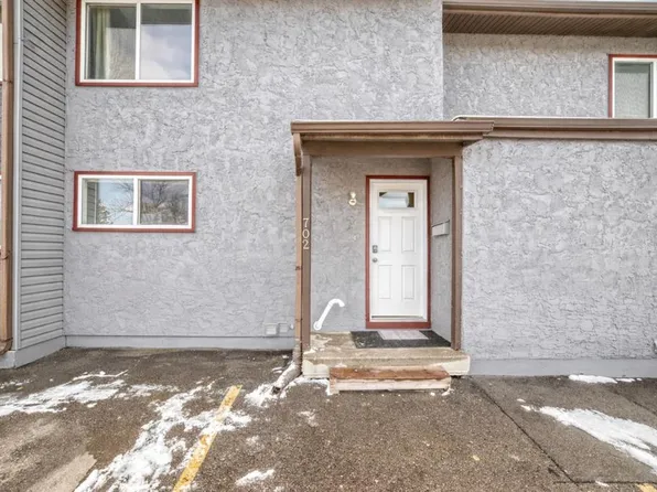 9930 N Bonaventure Dr SE #702, Calgary, AB T2J 4L4