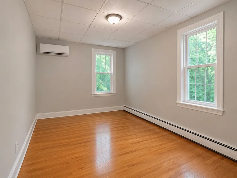 633 Center St — Photo 14