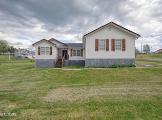 1103 Earnhardt Ln, La Follette, TN 37766