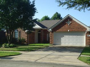 3104 Colony Dr, Dickinson, TX 77539