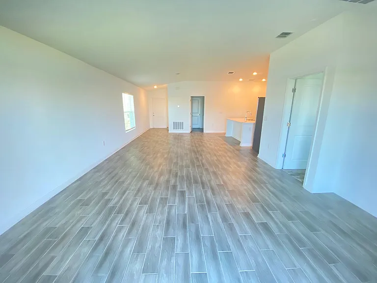 340 Pineywoods St — Photo 11