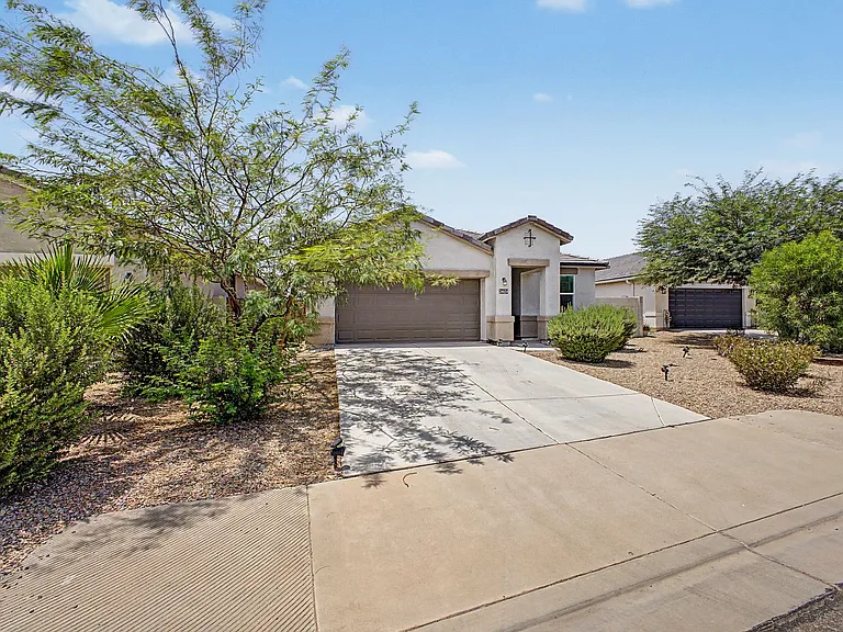 24654 N Corn St — Photo 3