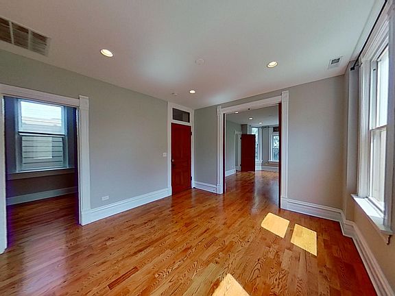 4th image of 838 N Wolcott Ave #3F