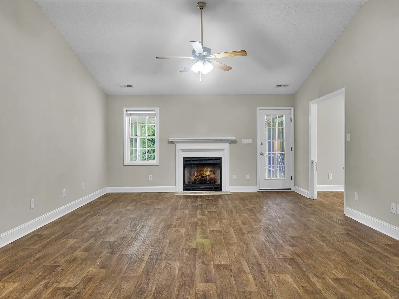 146 Monterey Circle - 1 — Photo 2