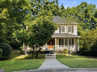 1593 Walkway Ct SW, Lilburn, GA 30047