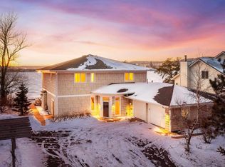 312 Harbor Point Cir, Duluth, MN 55802