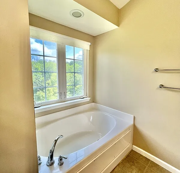 2408 Michael Dr — Photo 16