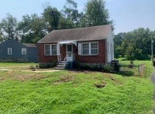 9609 E 69th St, Raytown, MO 64133