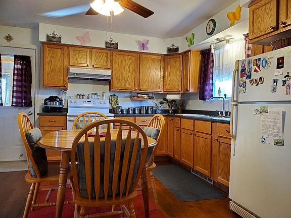 2nd image of 68 Brundage Ln
