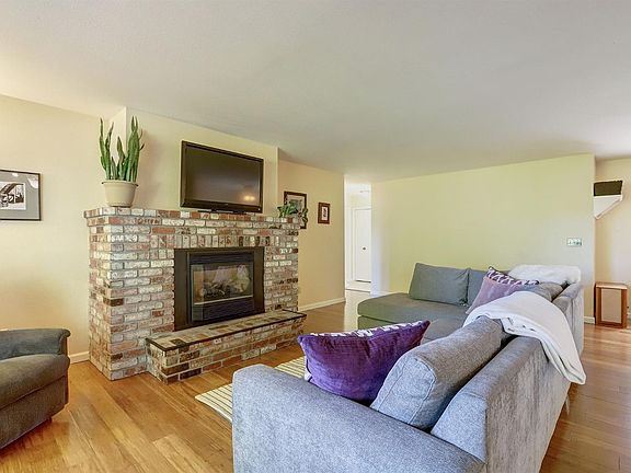 Living Room with gas fireplace