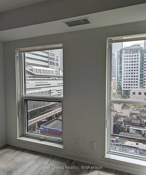 327 King St W #701 — Photo 4