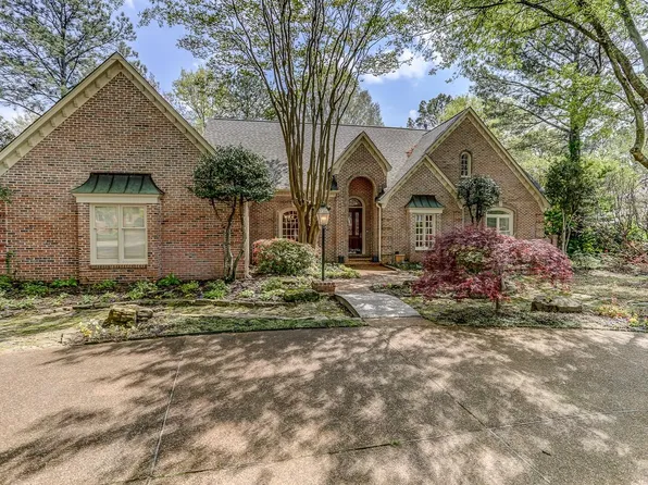 8711 Windrush Dr, Memphis, TN 38125