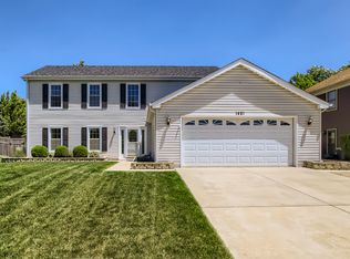 1421 E Hull Dr, Wheaton, IL 60189