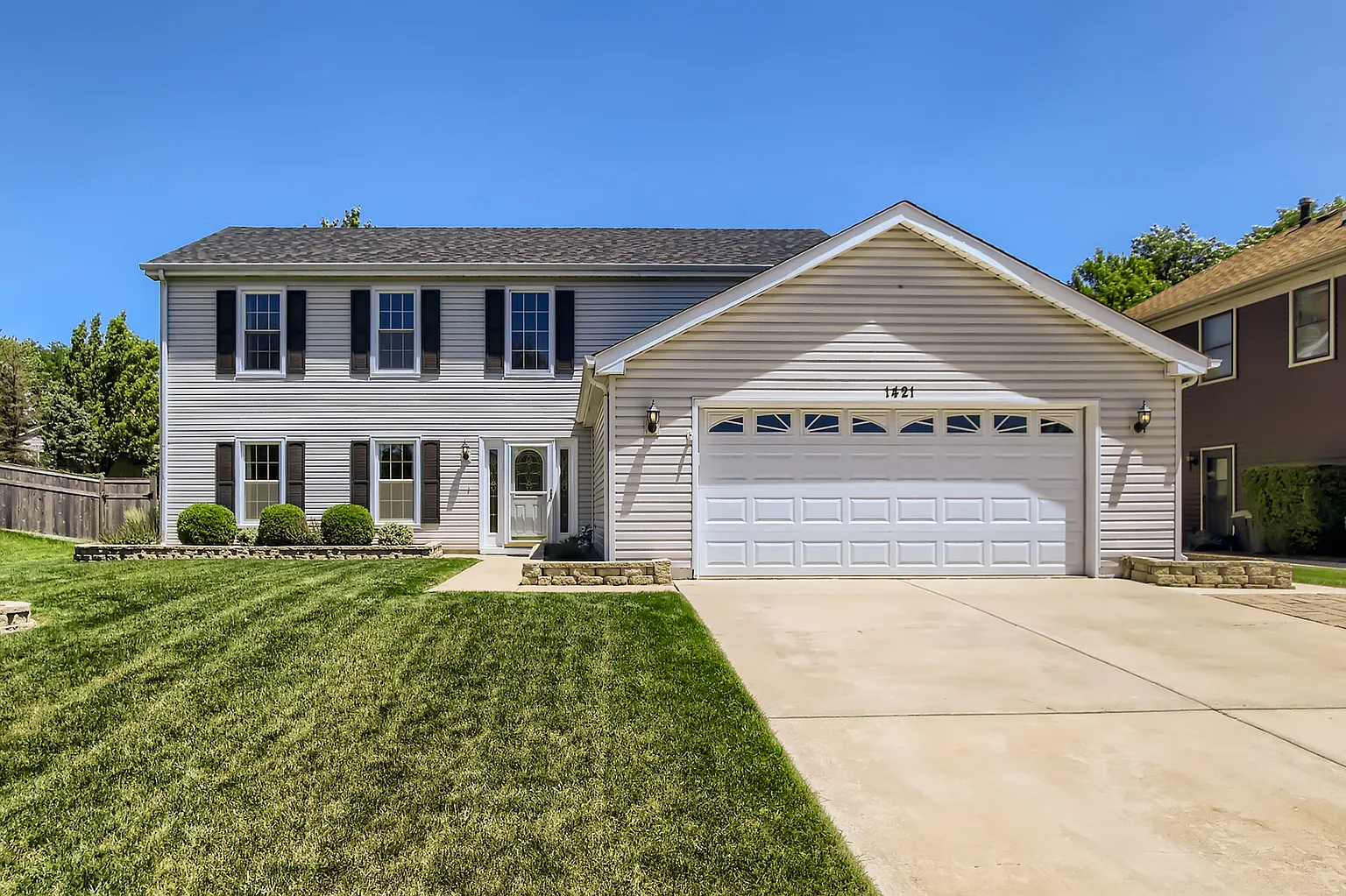 1421 E Hull Dr photo 1