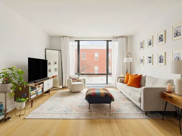 47-28 11th St #2C, Long Island City, NY 11101