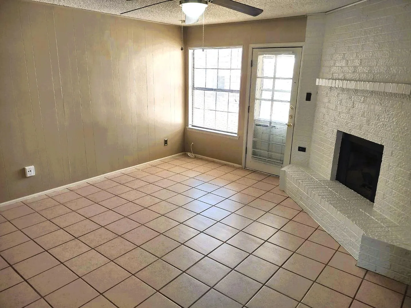 Adorable Single Level Westside Home With Refrigerated Air Located In Quiet Well Established Neigh... — Photo 2