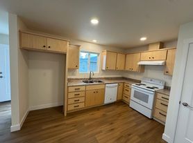 1650 NW Highland Ave