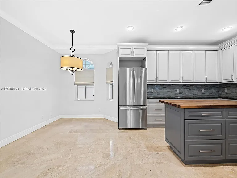 821 SE 2nd Ct — Photo 21
