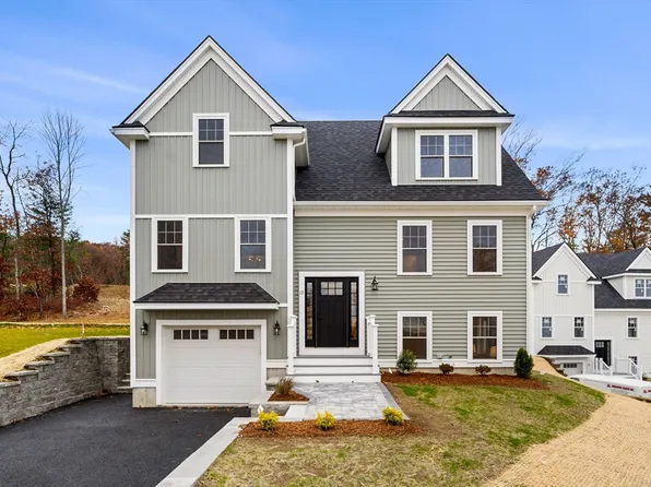 13 Sylvan Hill Xing, Haverhill, MA 01832